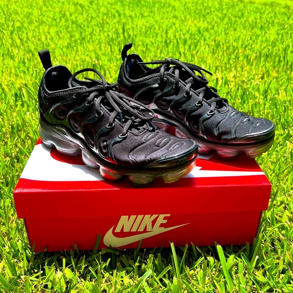 Nike womens vapormax plus - Picture 1 of 9